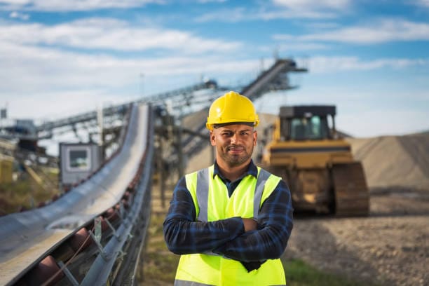 conveyor-belt-engineer-in-maintance
